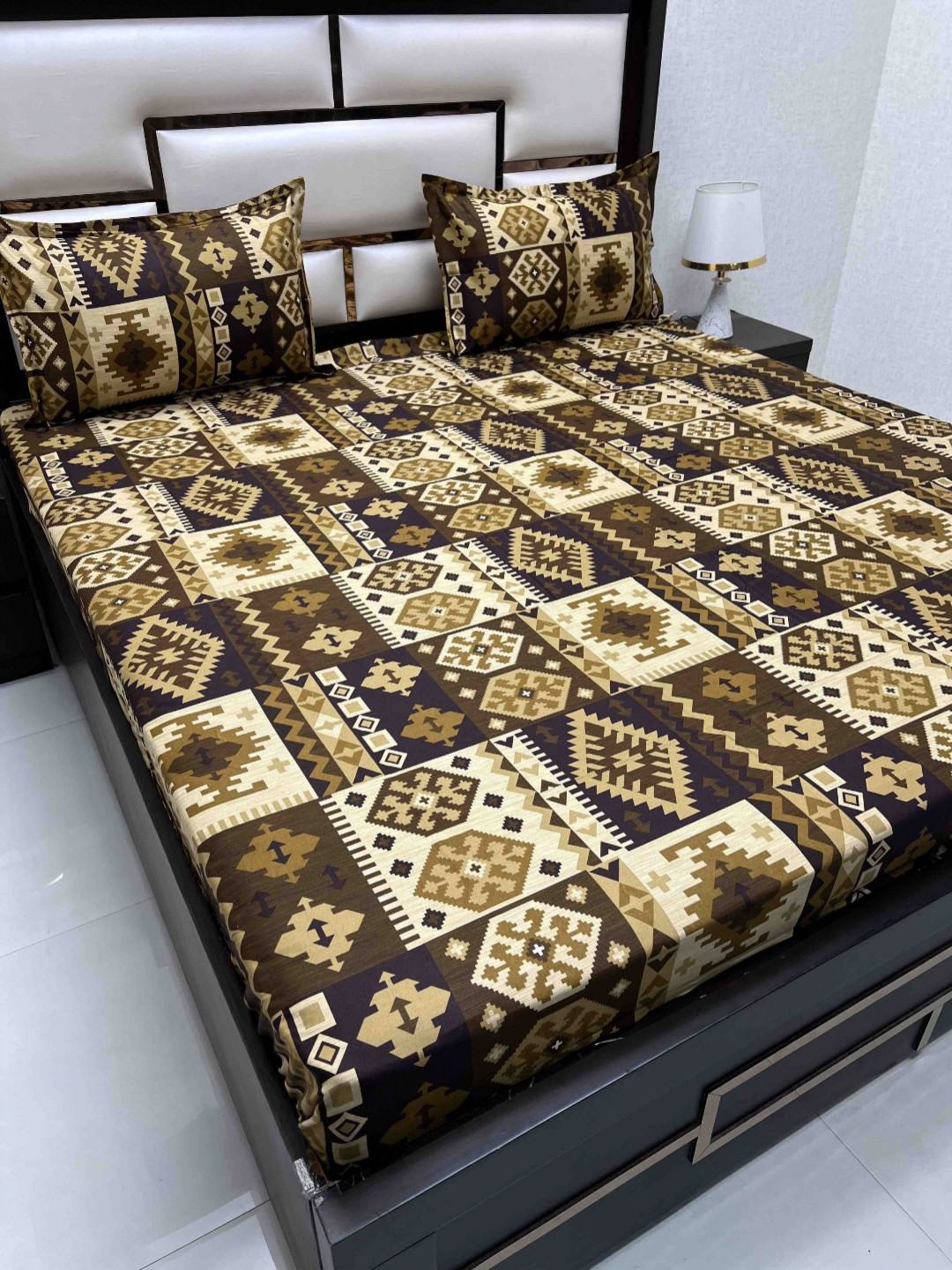 

Pure Decor Velar Sib Brown & White Ethnic Motifs 400 TC King Bedsheet with 2 Pillow Covers