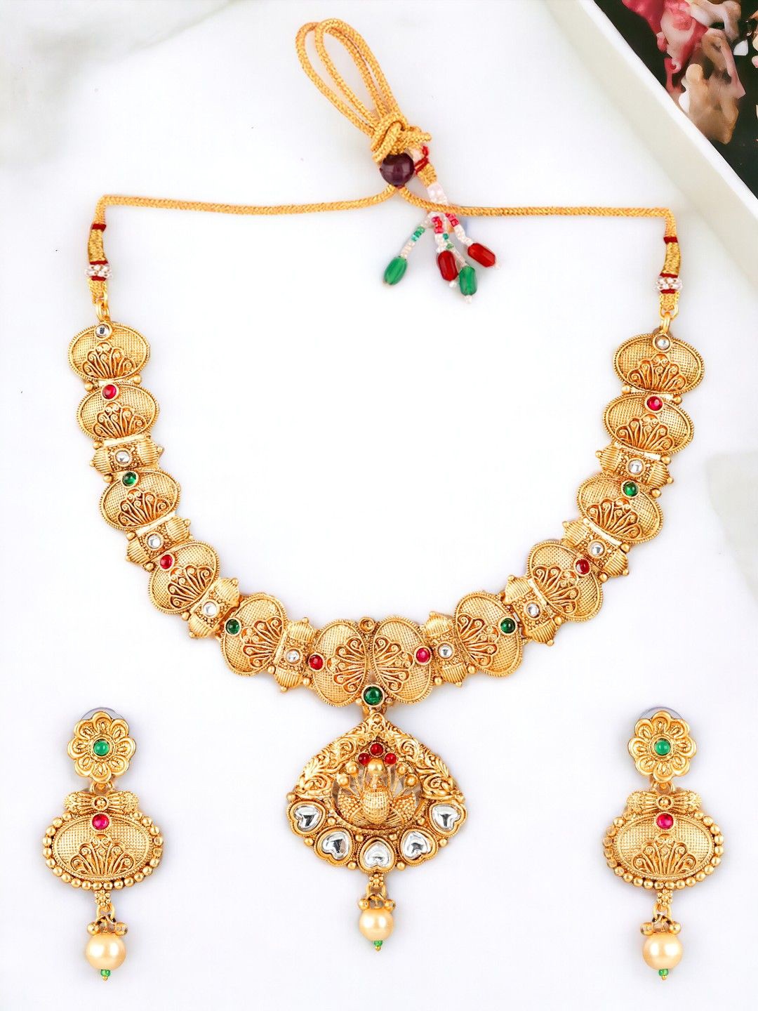 

9blings Gold-Plated Ovular Kundan Stone Studded Jewellery Set