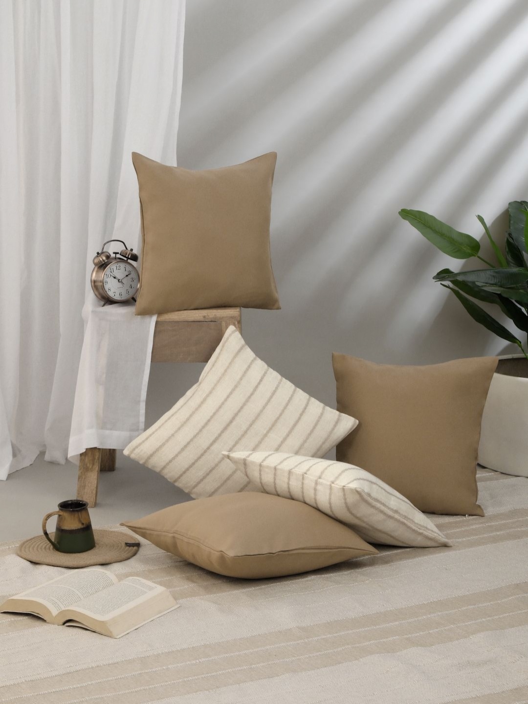 

ROSARA HOME Brown & Beige 5 Pieces Striped Cushion Covers