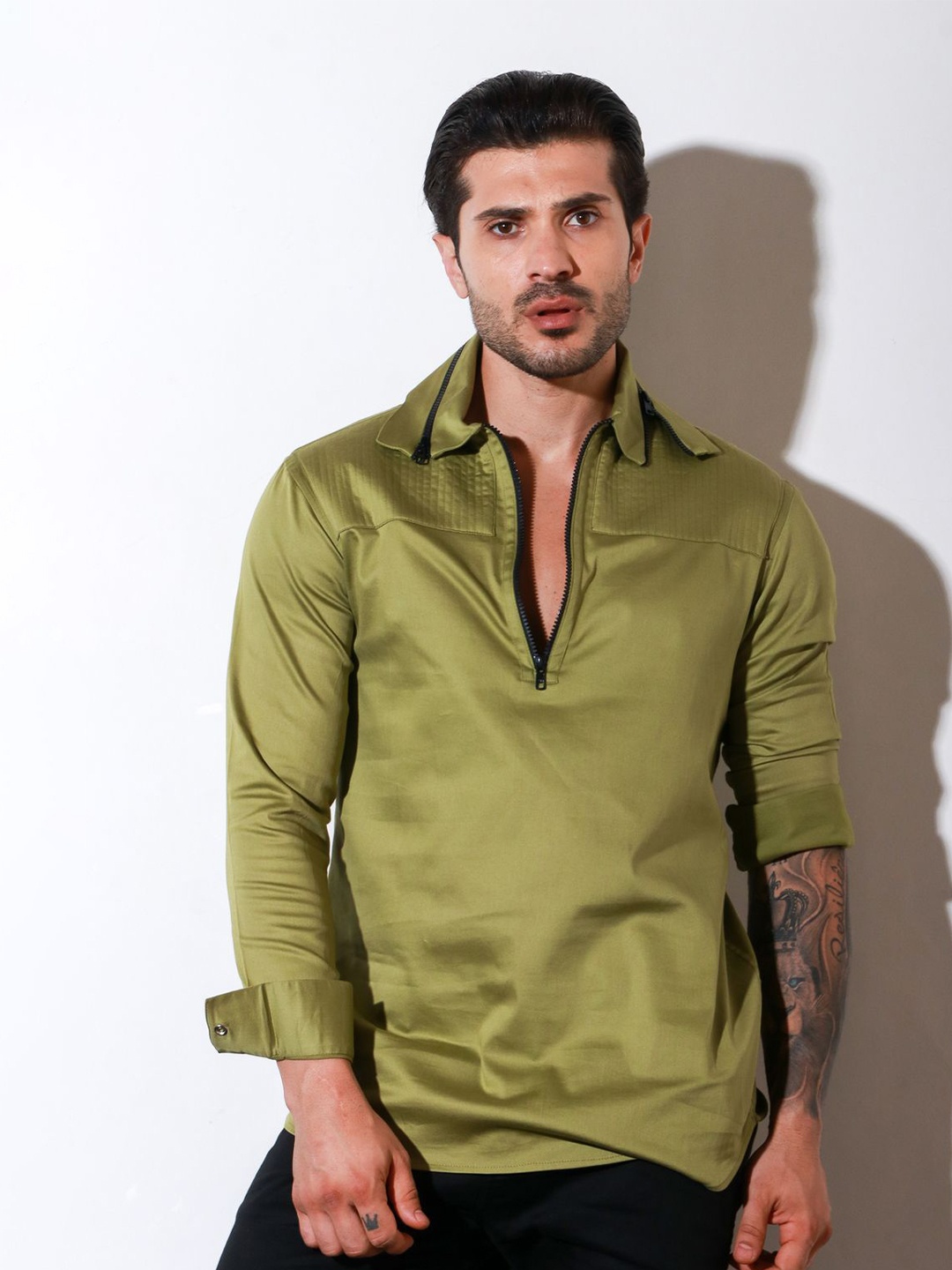 

ECHKE Men Custom Opaque Casual Shirt, Green