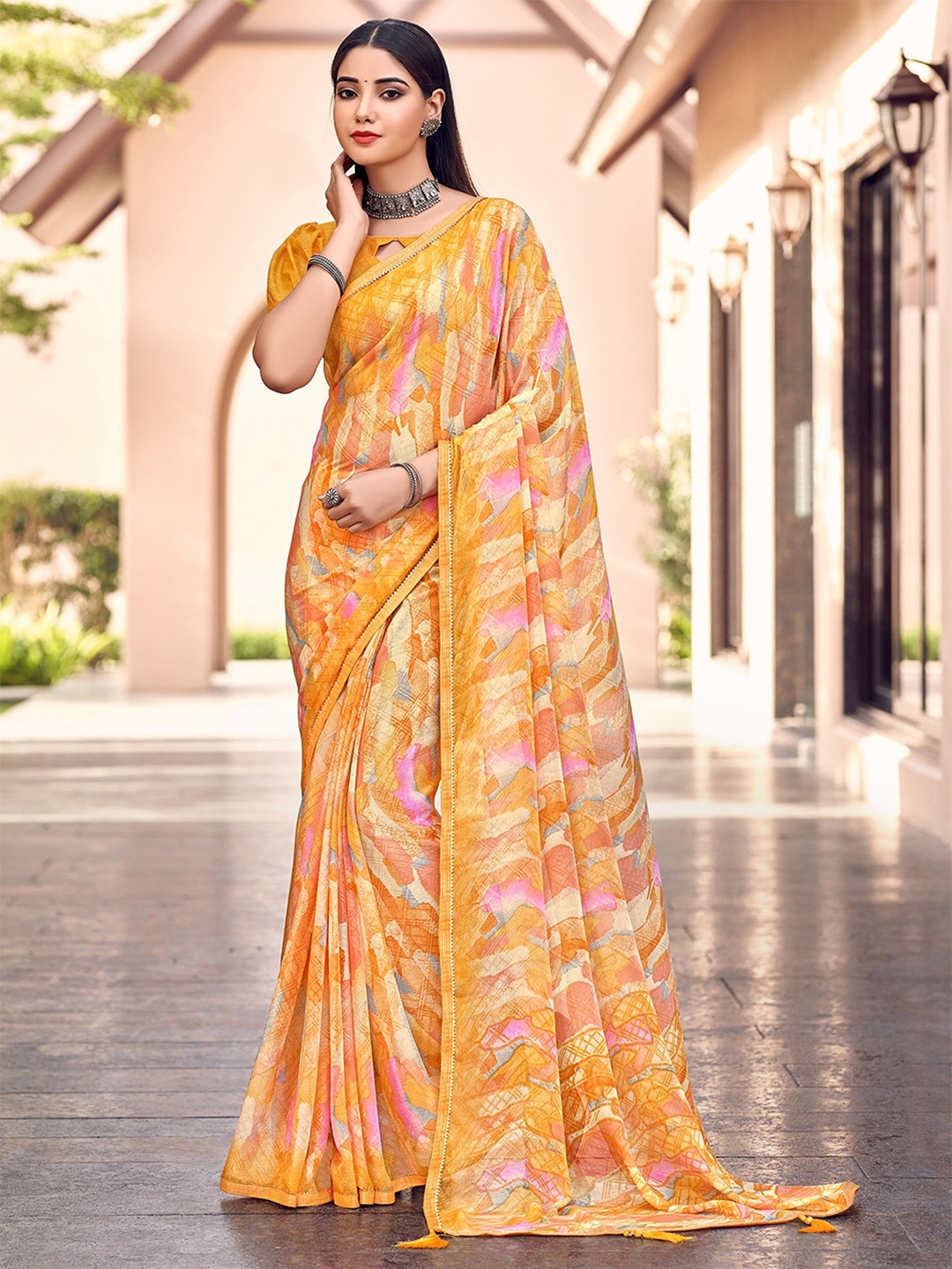 

Panzora printed Poly Chiffon Saree, Yellow