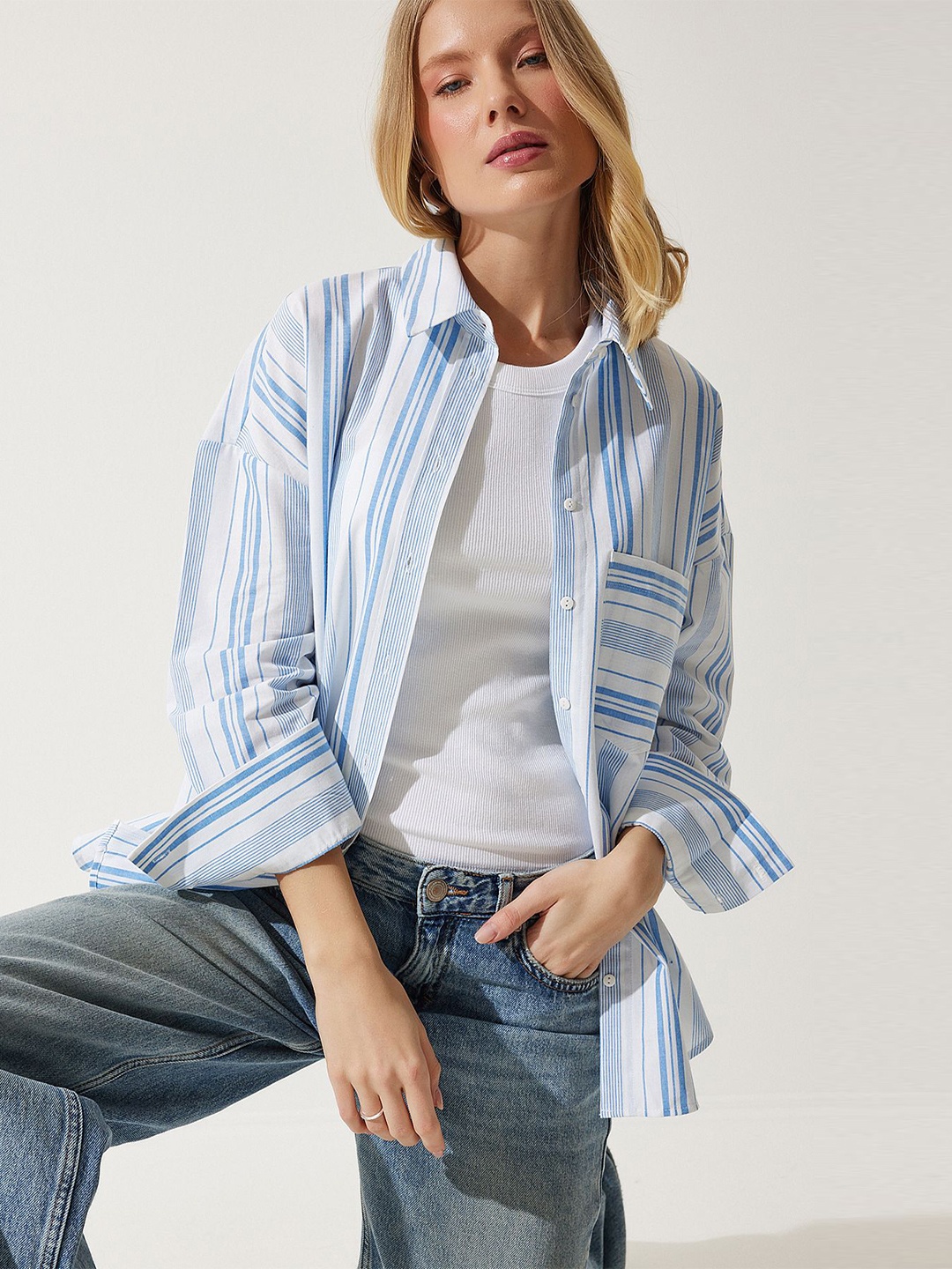 

Happiness istanbul Women Opaque Striped Casual Shirt, Na