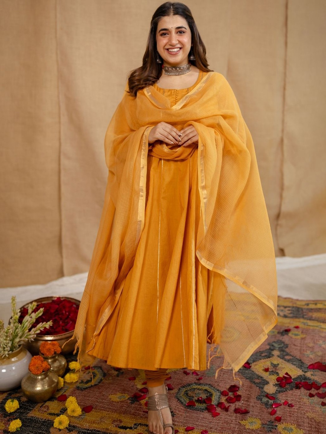 

THE INDIAN ETHNIC CO Panelled MulMul Pure Cotton Kurta With Churidar & Dupatta, Orange