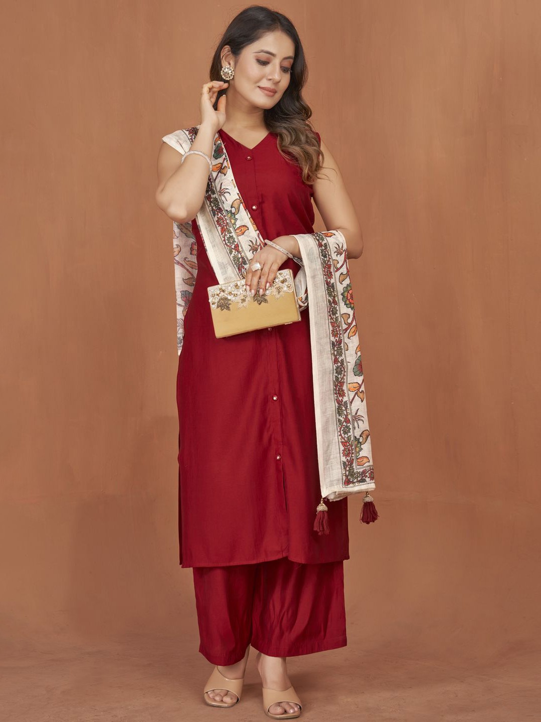 

MINGORA Women Regular Kurta with Trousers & With Dupatta, Maroon