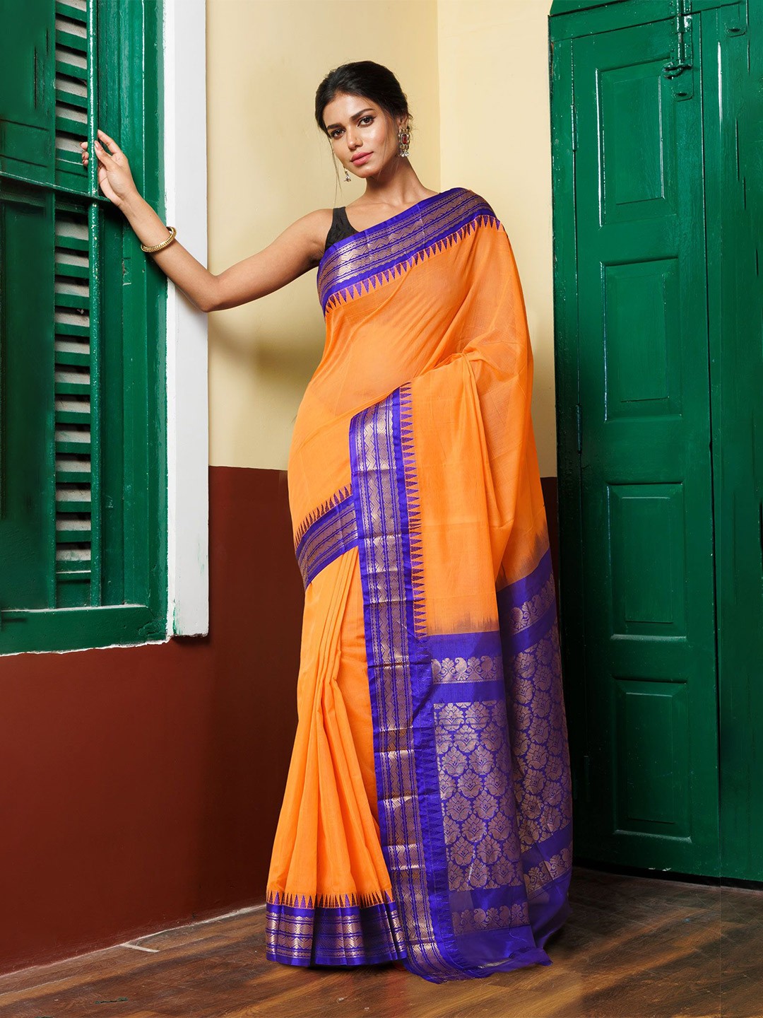 

Unnati Silks Woven Design Pure Cotton Handloom Gadwal Saree, Yellow