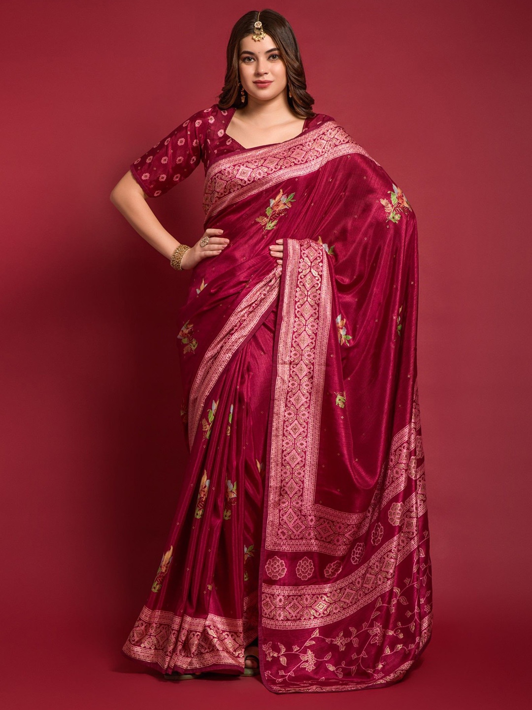 

Panzora Floral Printed Saree With Blouse Piece, Red