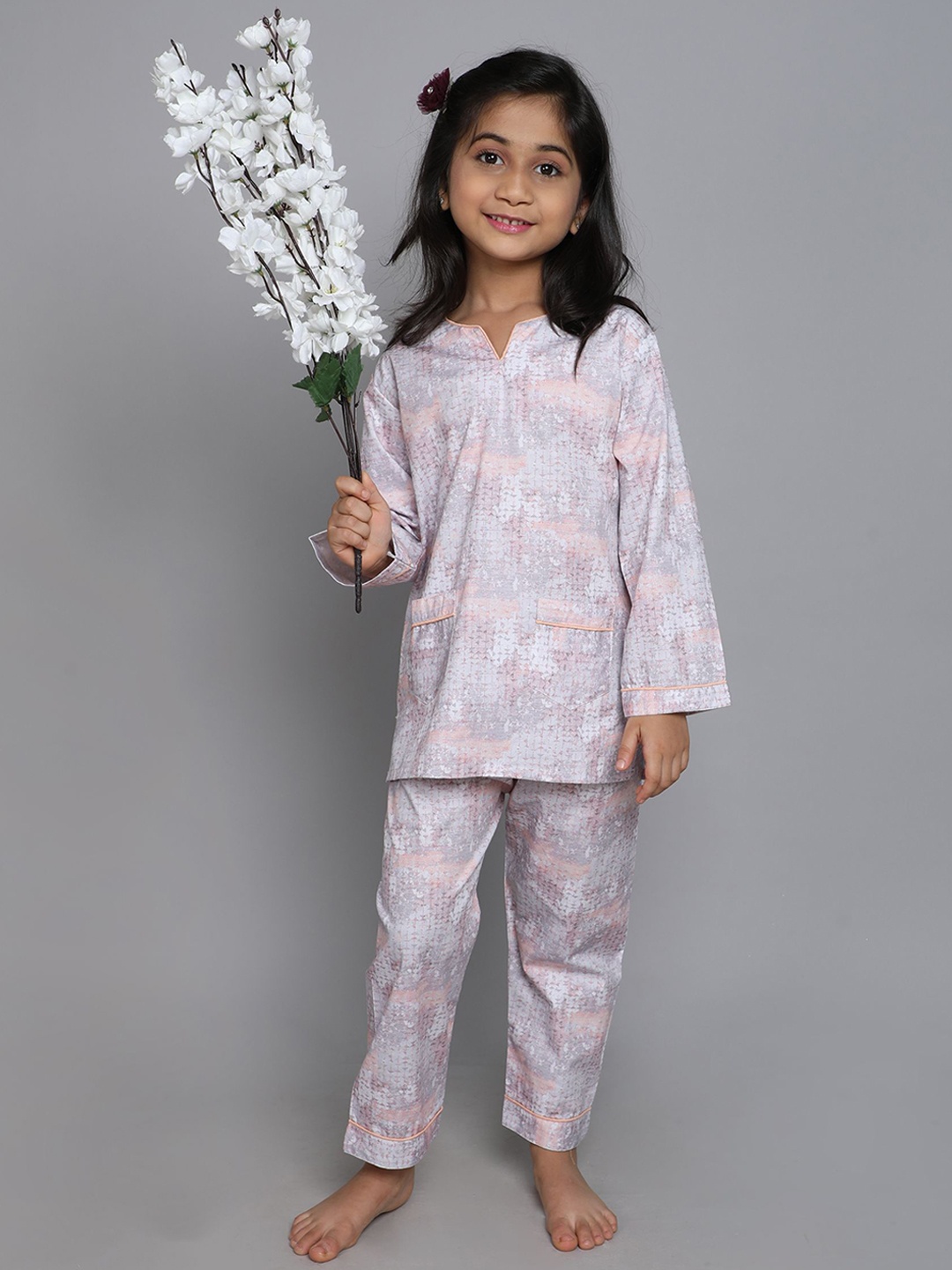 

Little Clothings Girls Printed Night suit, Grey