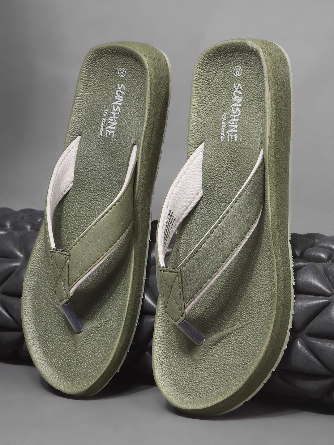 

Sunshine by Bata Men Thong Flip-Flops, Olive