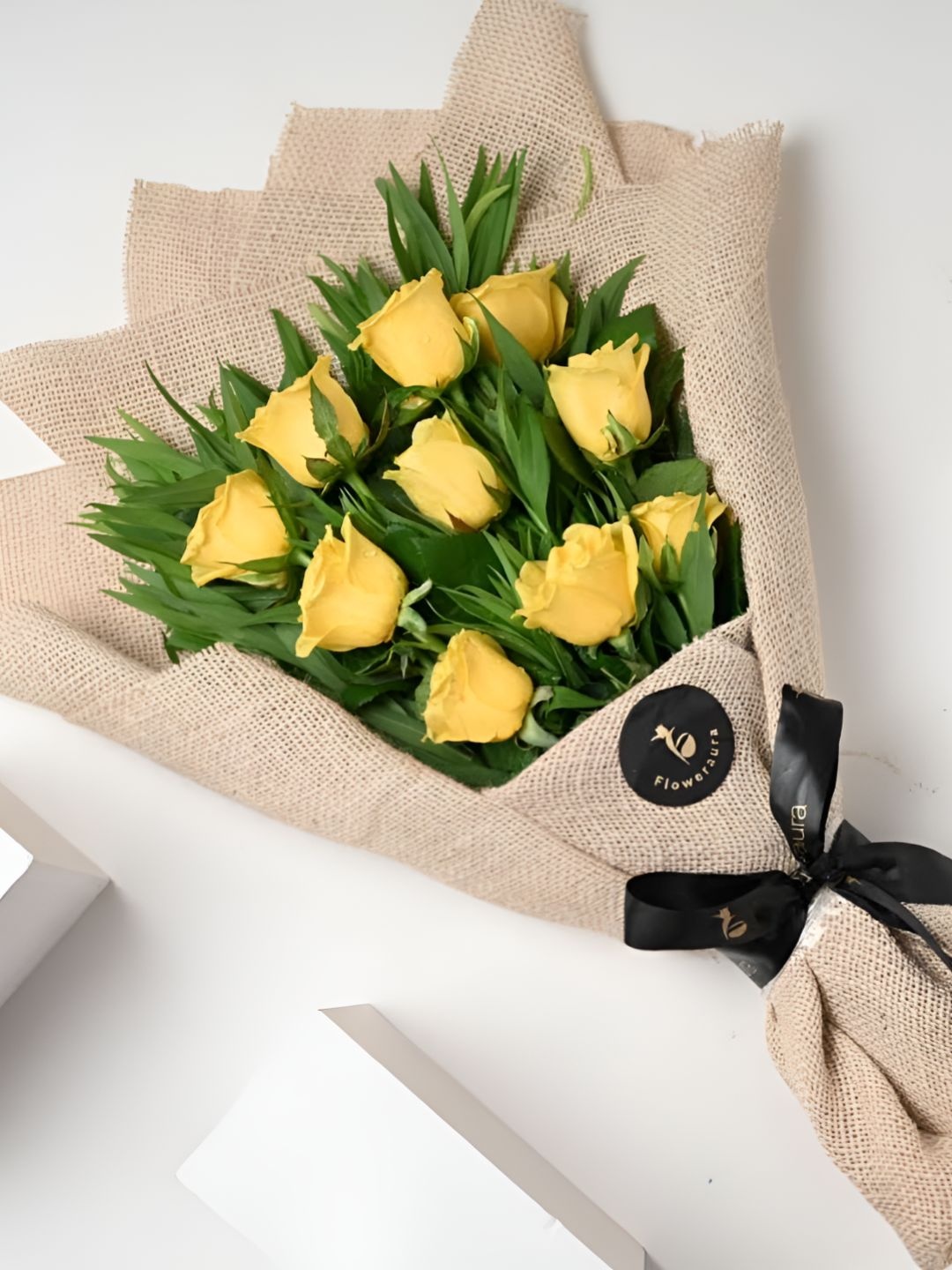 

Floweraura Yellow & Green 10 Pieces Fresh Roses Bouquet