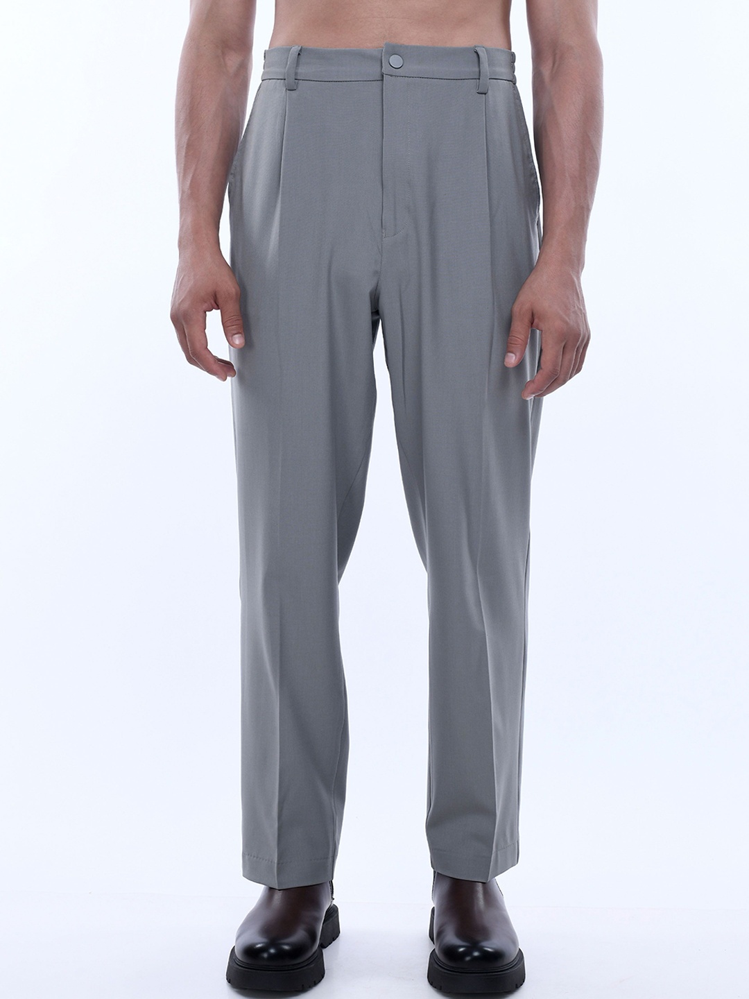 

Tailoraedge Men Relaxed Pleated Trousers, Grey
