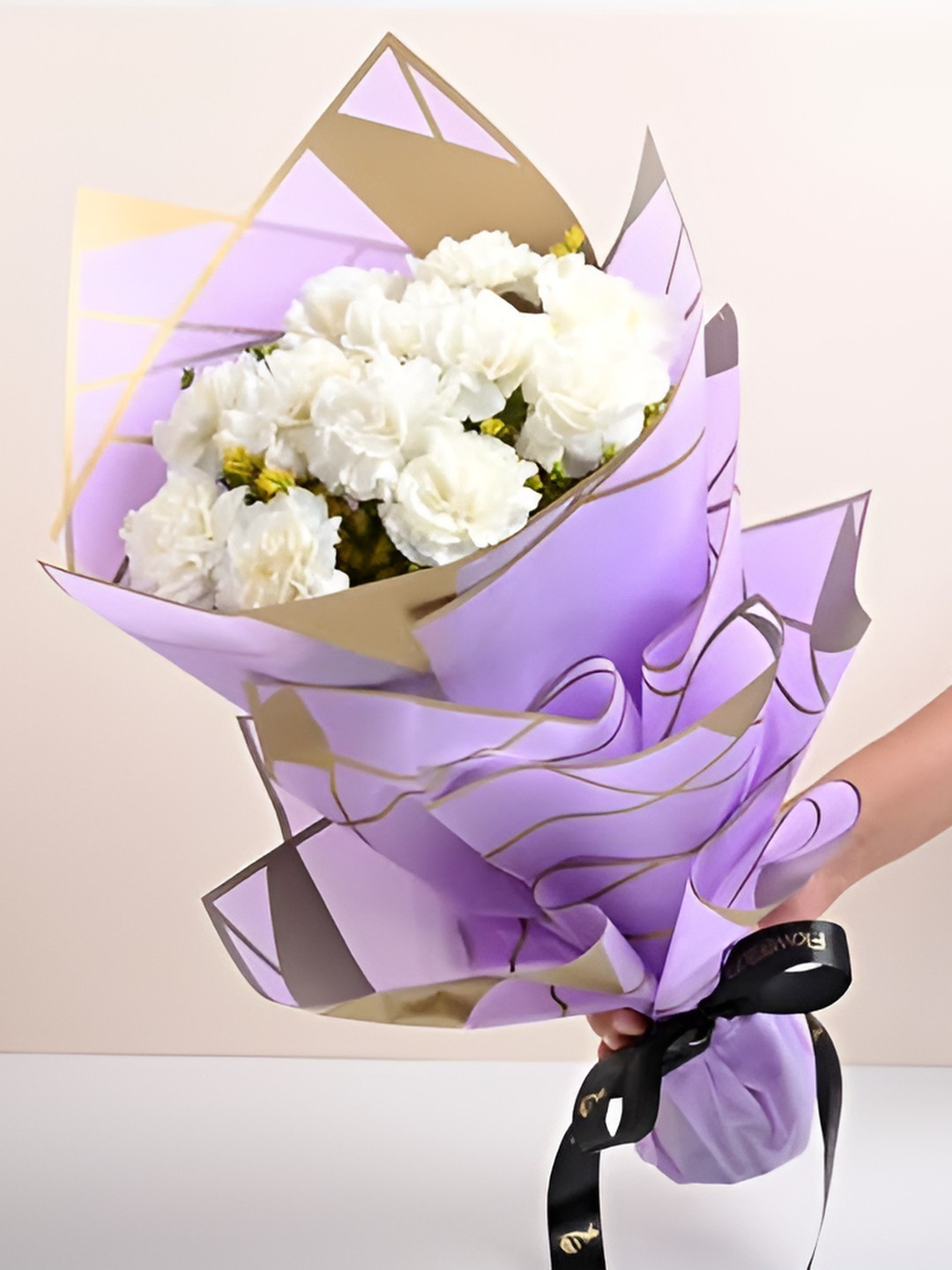 

Floweraura White & Yellow 12 Pieces Fresh Carnations Bouquet
