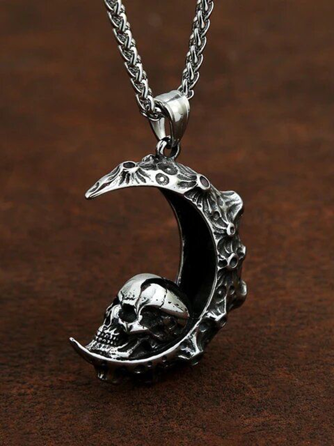 

Saizen Men Stainless Steel Silver Plated Punk Half Moon Skull Pendant With Chain