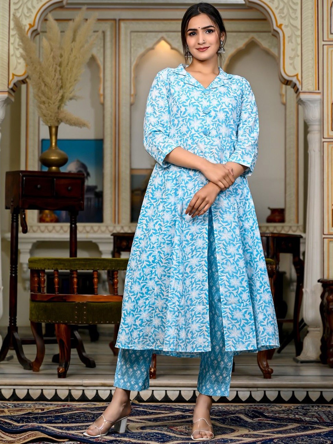 

PIDAVLIYA'S Women Floral Printed Regular Pure Cotton Kurta with Trousers, Blue