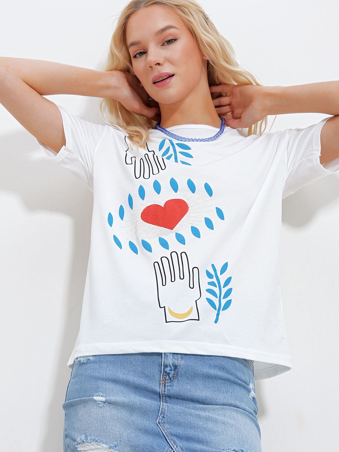 

Trend Alacati stili Women Printed Pockets T-shirt, Na