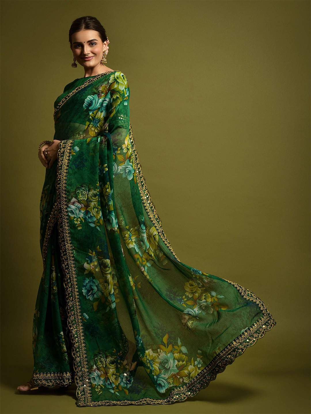 

Anouk Floral printed Sequinned embroidered Saree, Green