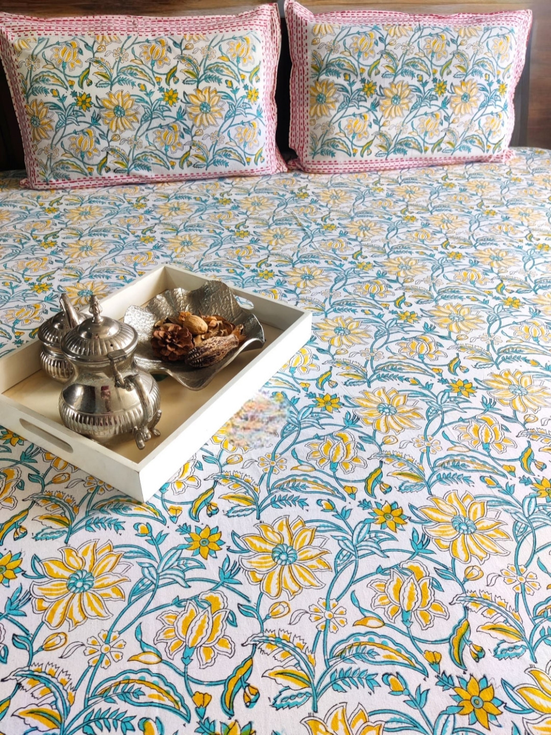 

Feels Like Home Dhaval White & Blue Floral 230 TC Cotton King Bedsheet with 2 Pillow Cover