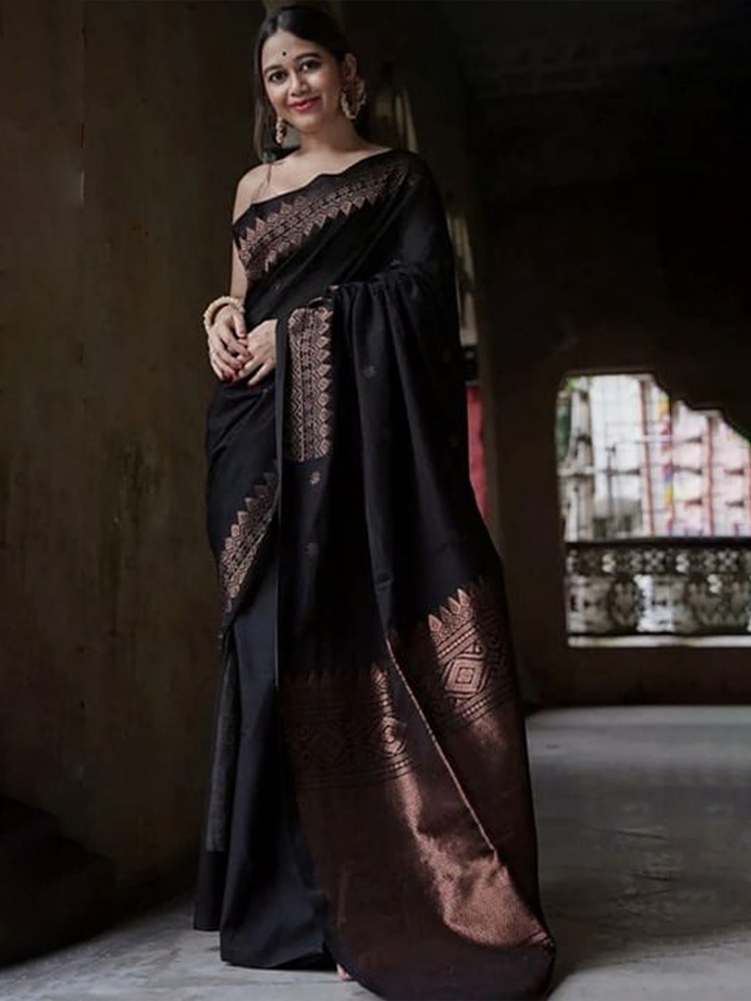 

Sitanjali Woven Design Zari Banarasi Saree, Black