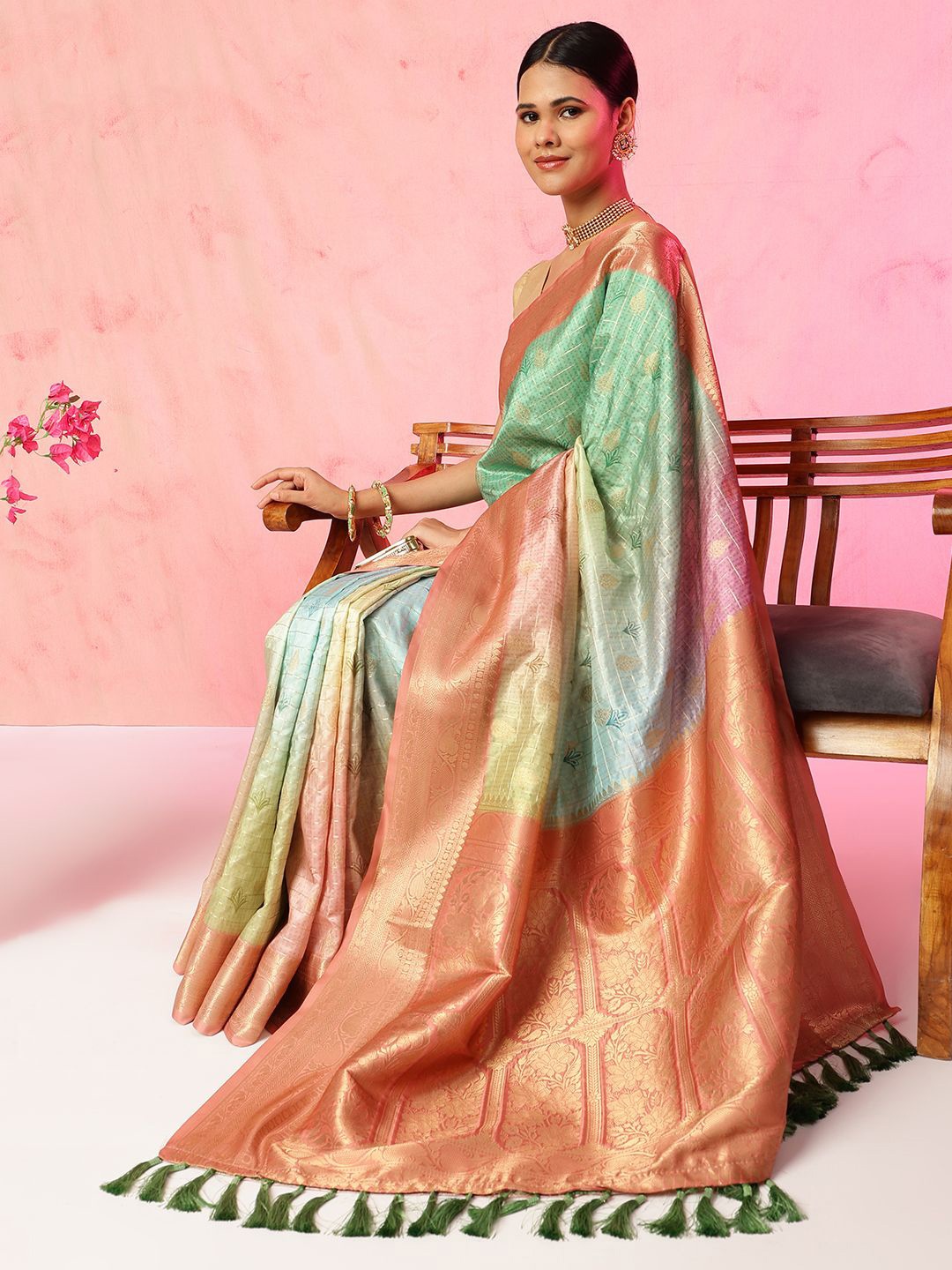 

JUST FASHION Woven Design Zari Silk Blend Banarasi Saree, Lime green