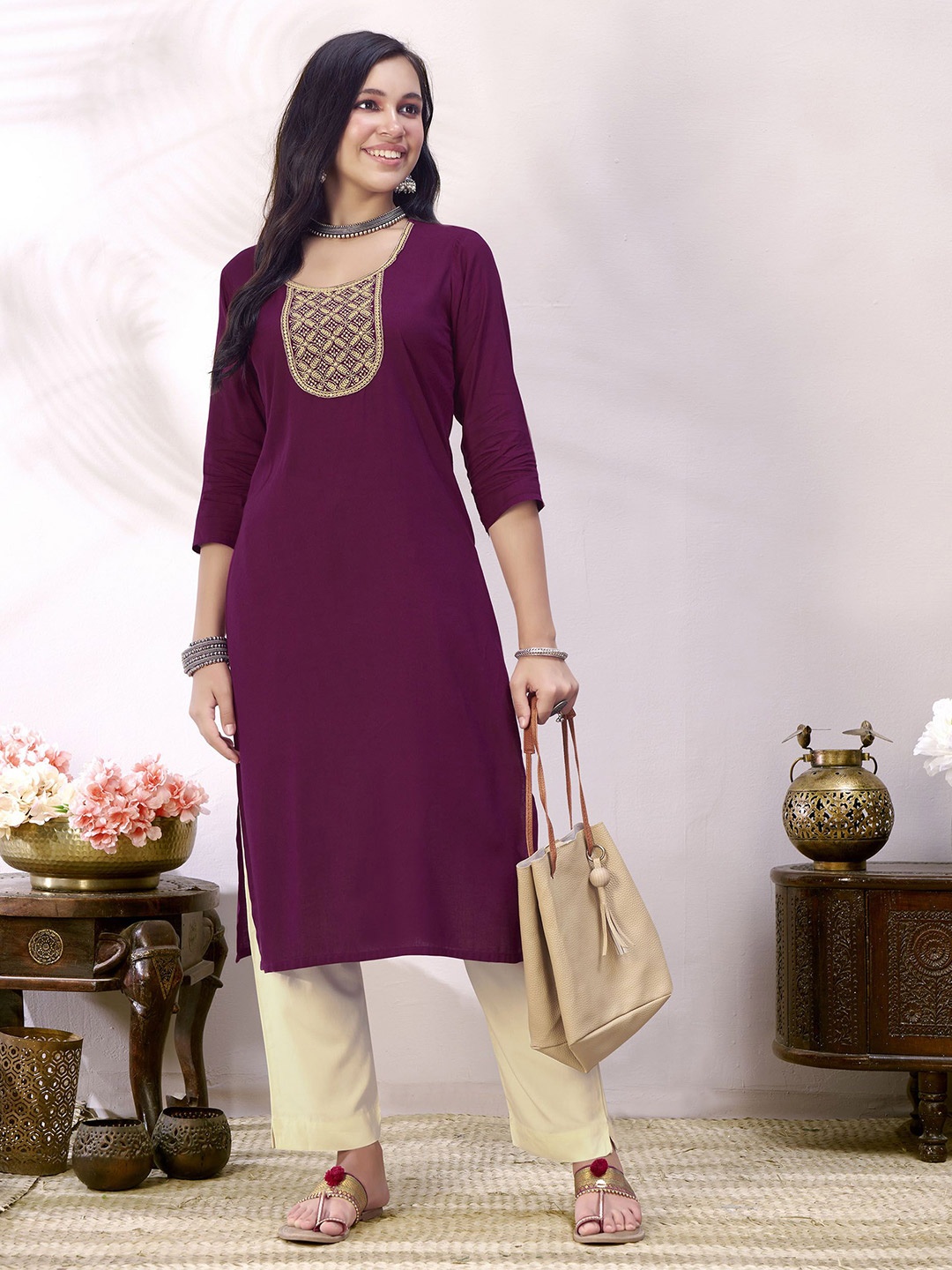 

Anouk Rustic Embroidered Straight Kurta, Violet