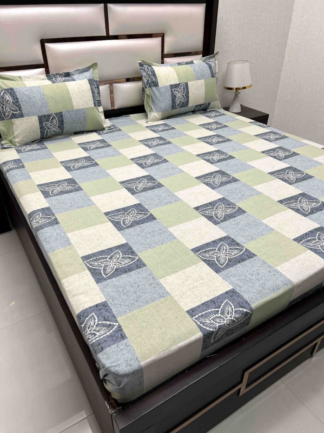 

Pure Decor Passion Grey & White Floral 300 TC Queen Bedsheet with 2 Pillow Covers