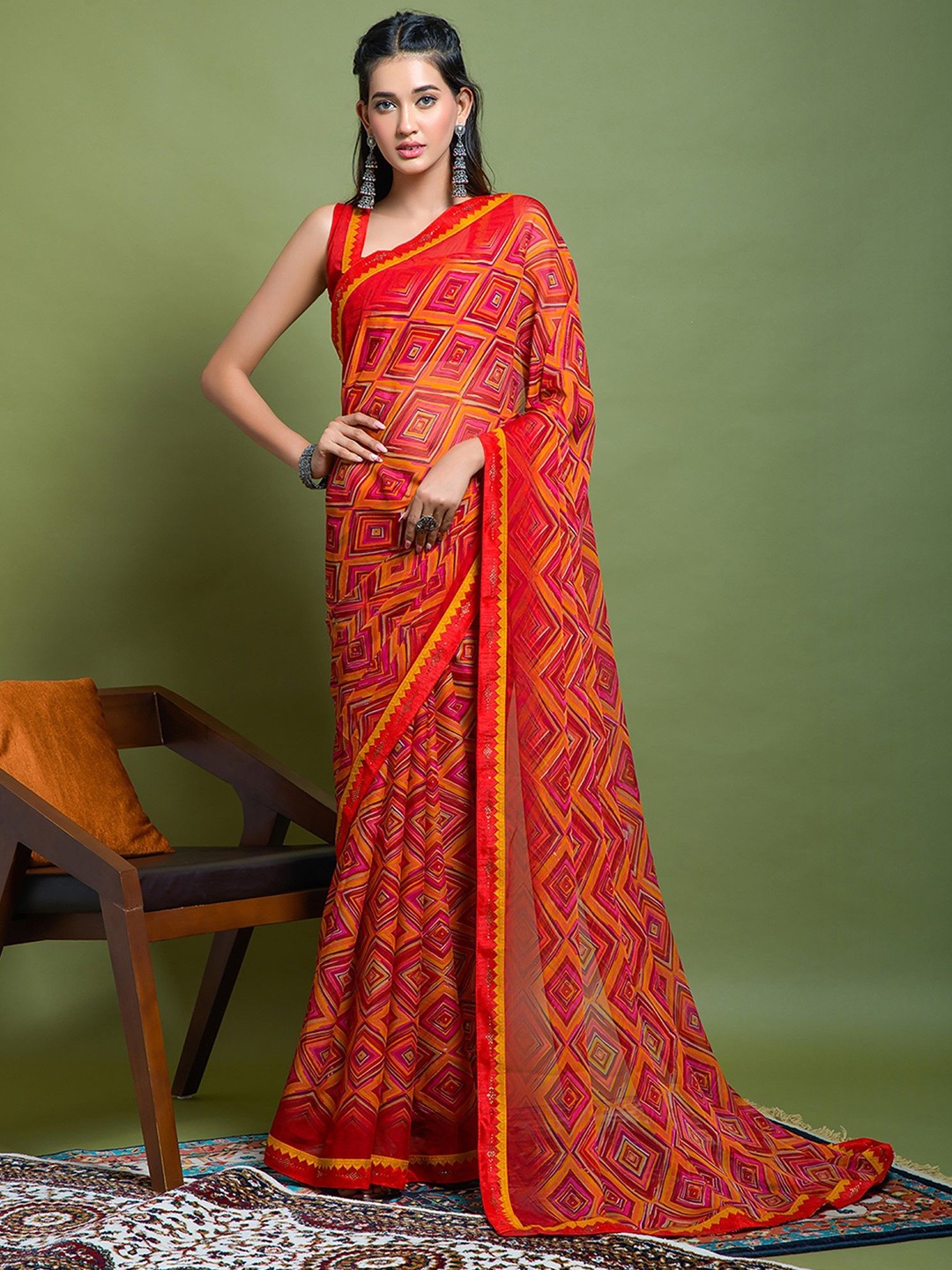 

Panzora Geometric Printed Beads and Stones Embellished Saree, Red