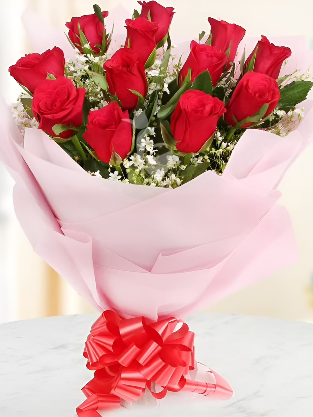 

Floweraura Red & Green 12 Pieces Fresh Roses Bouquet