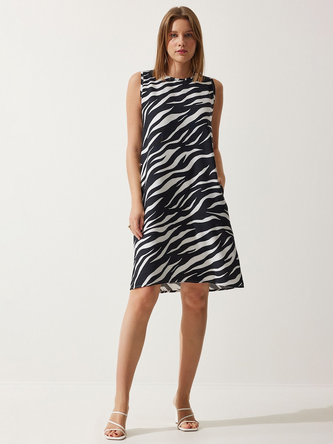 

Happiness istanbul Animal Printed A-Line Dress, Black