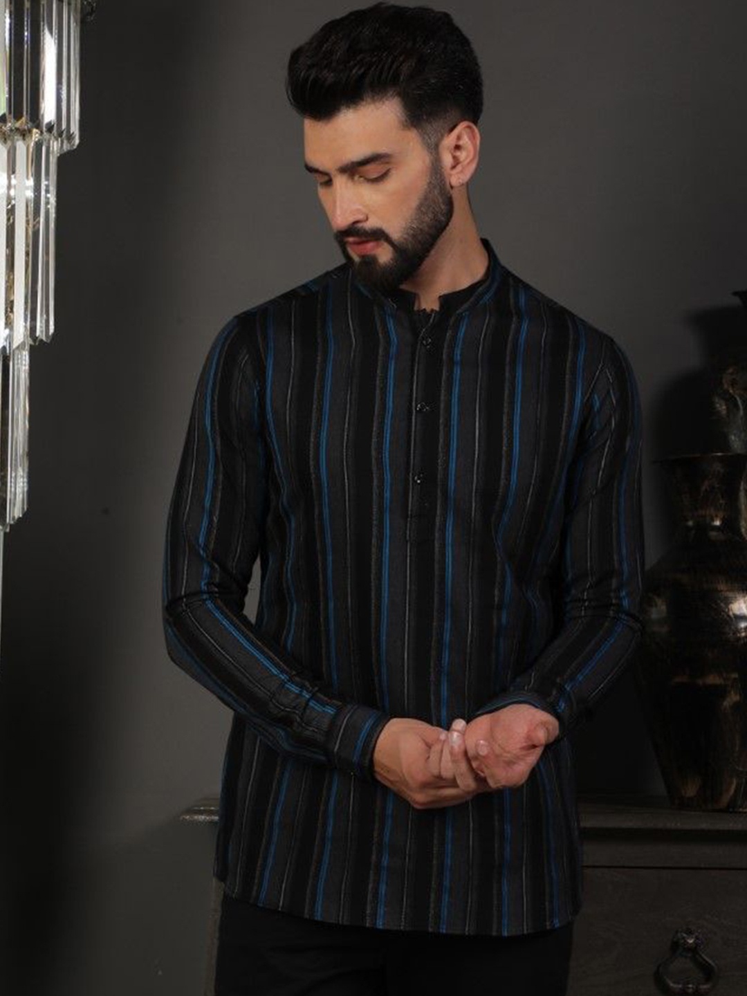 

DEYANN Striped Jacquard Weave Mandarin Collar Cotton Straight Short Kurta, Black