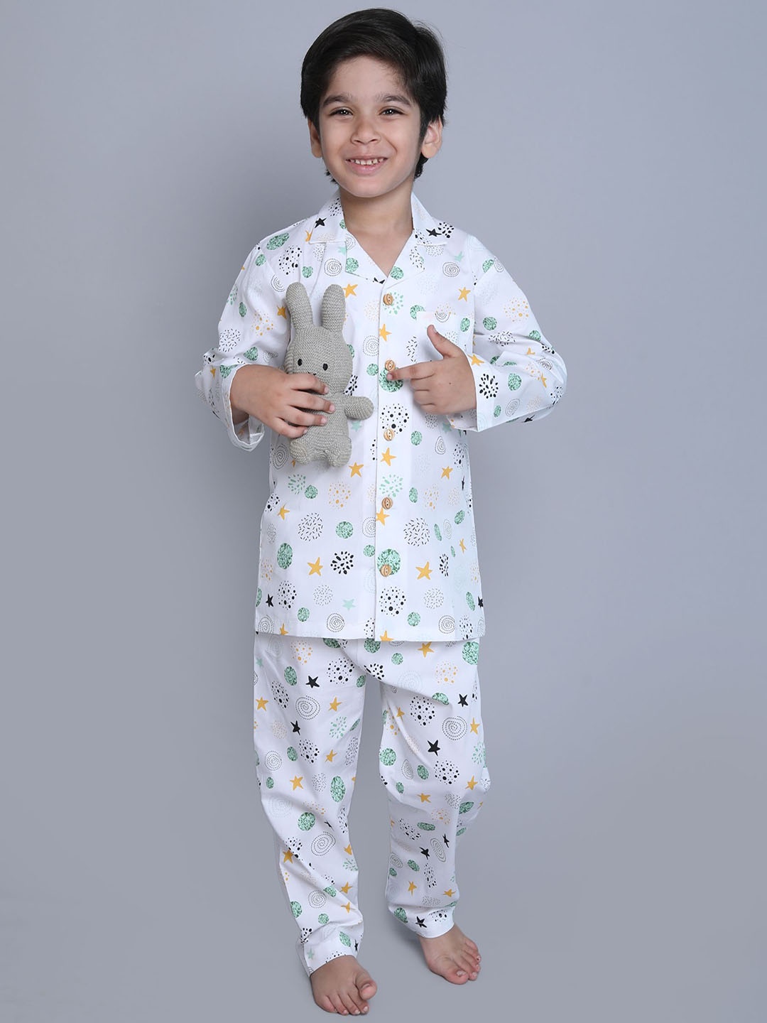 

Little Clothings Boys Printed Night suit, White