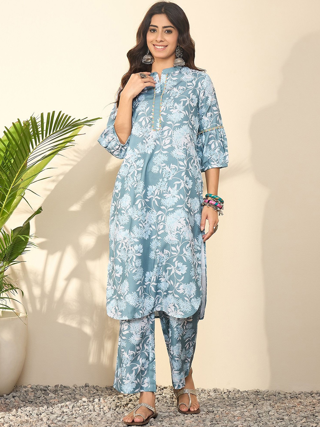 

Madhuni Floral Printed Mandarin Collar Kurta With Palazzos, Blue