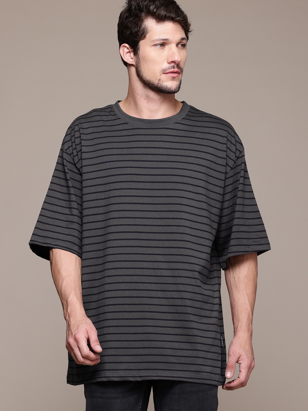 

The Roadster Lifestyle Co. Men Striped Relaxed Fit T-shirt, Charcoal
