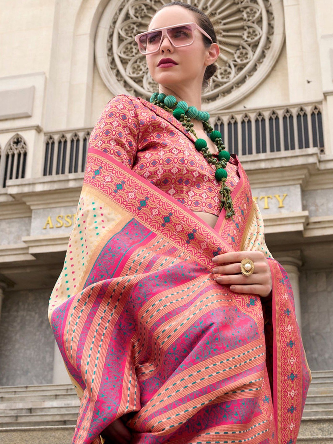 

MySilkLove Woven Design Zari Banarasi Saree, Cream