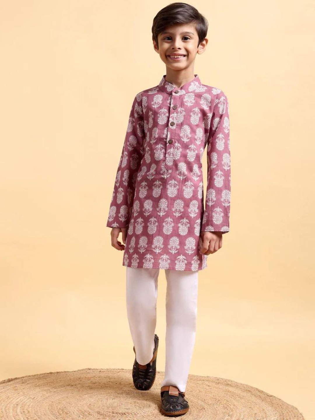 

Mera Rang Boys Printed Regular Pure Cotton Kurta with Pyjamas, Pink