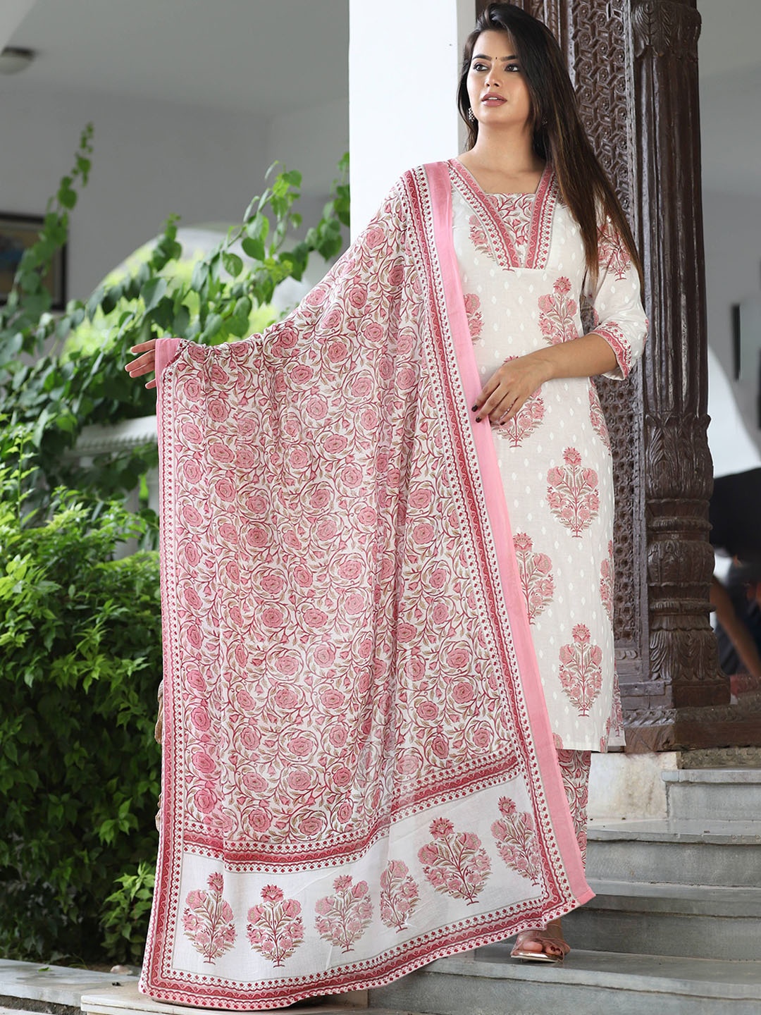 

G4Girl Floral Printed Square Neck Pure Cotton Straight Kurta With Trousers & Dupatta, Peach