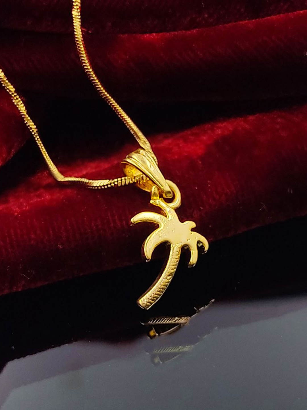 

Saizen Gold-Plated Coco-nut tree Pendants with Chains