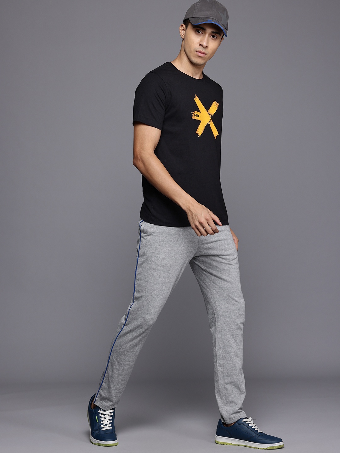 

HRX by Hrithik Roshan Printed Regular Fit T-shirt, Black