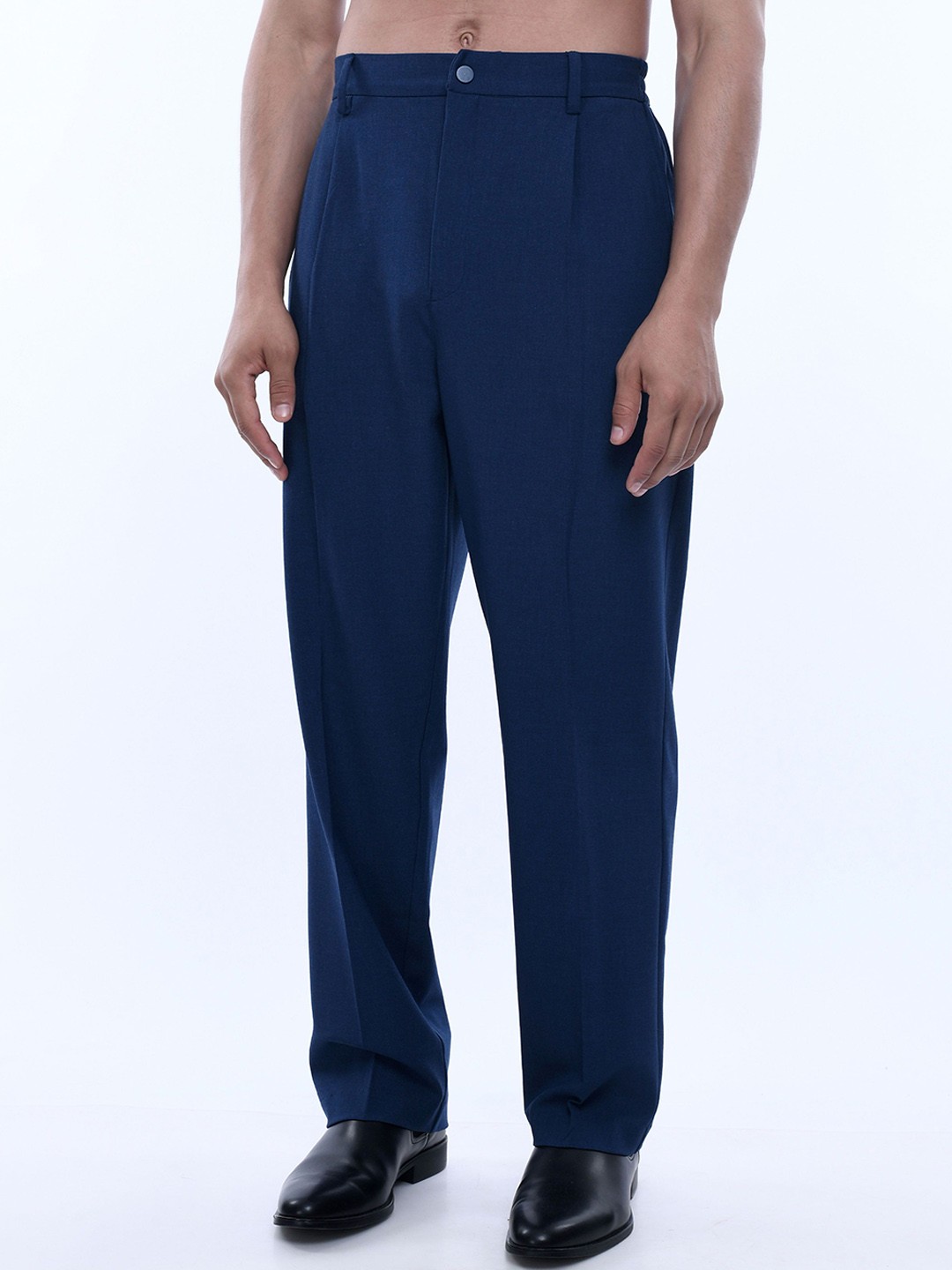 

Tailoraedge Men Relaxed Pleated Trousers, Blue