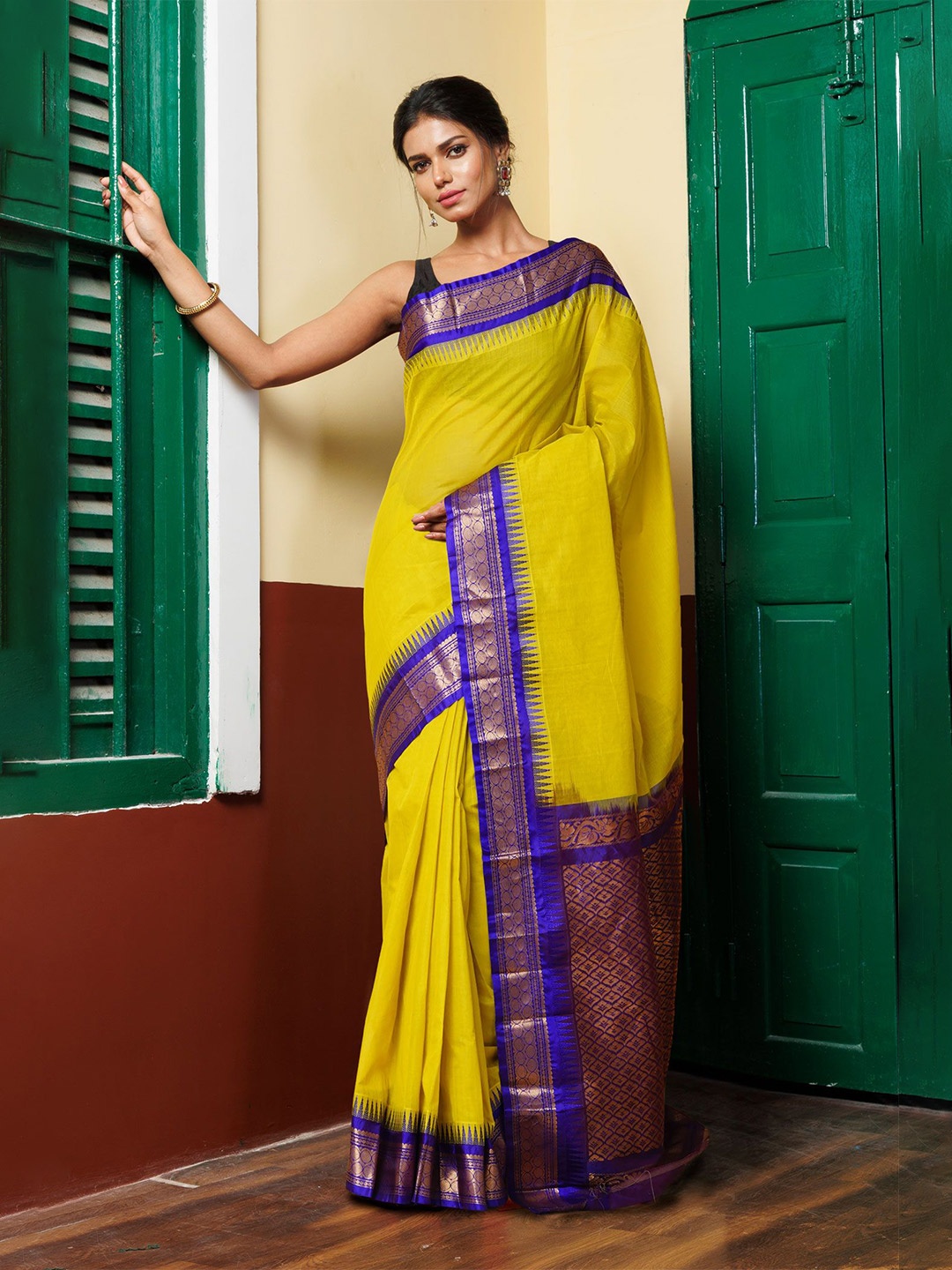 

Unnati Silks Woven Design Pure Cotton Handloom Gadwal Saree, Yellow