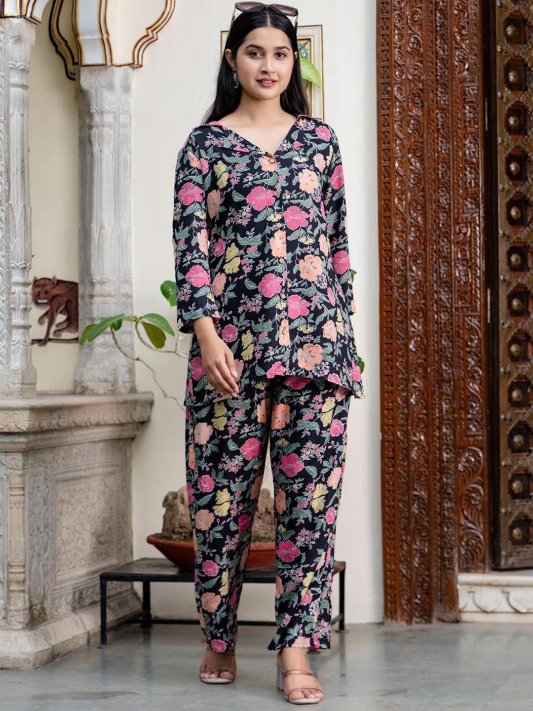 

Jasoriya Printed Pure Cotton Shirt With Trousers Co-Ords, Black