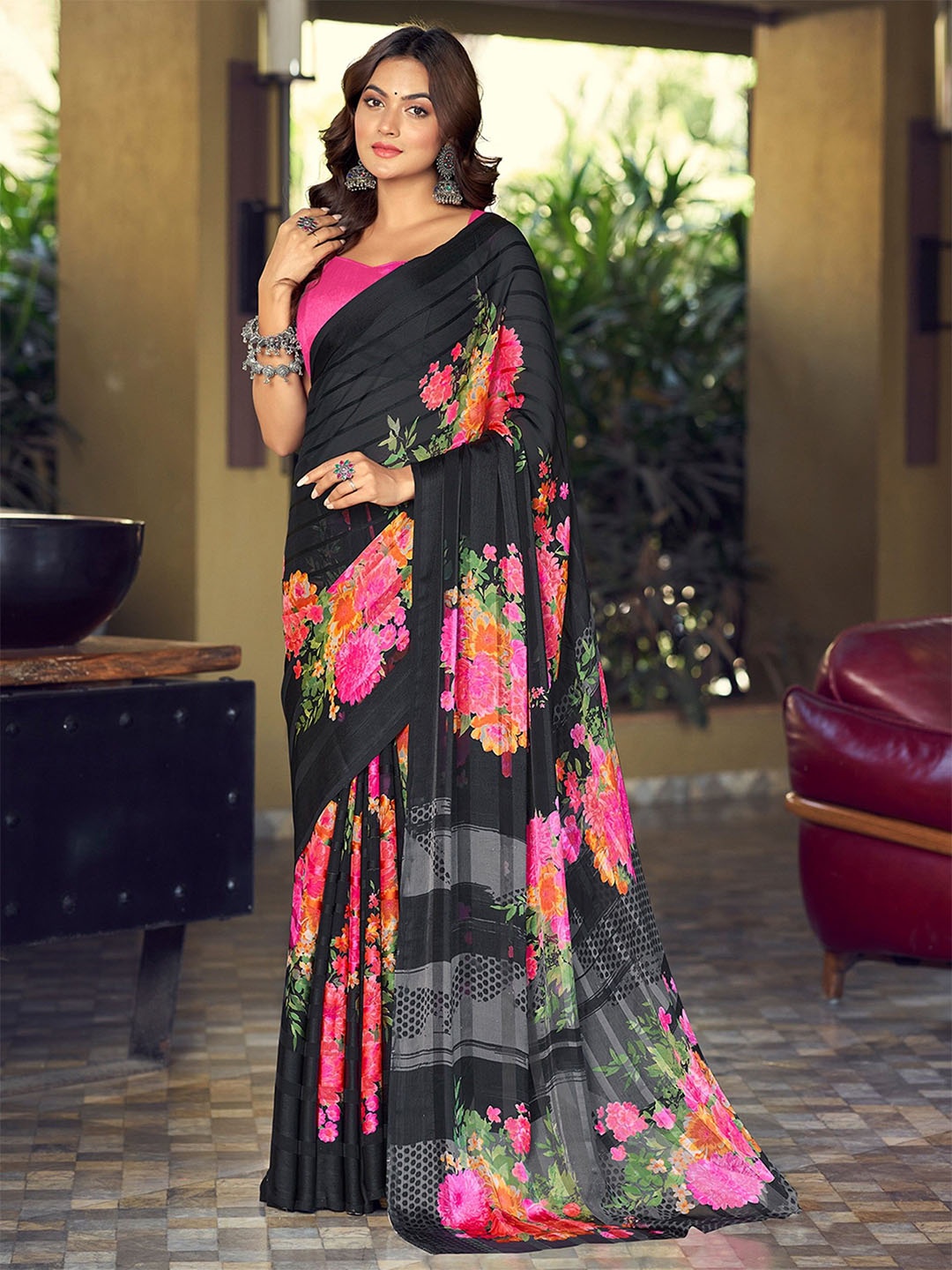 

Panzora Floral Poly Chiffon Saree, Black