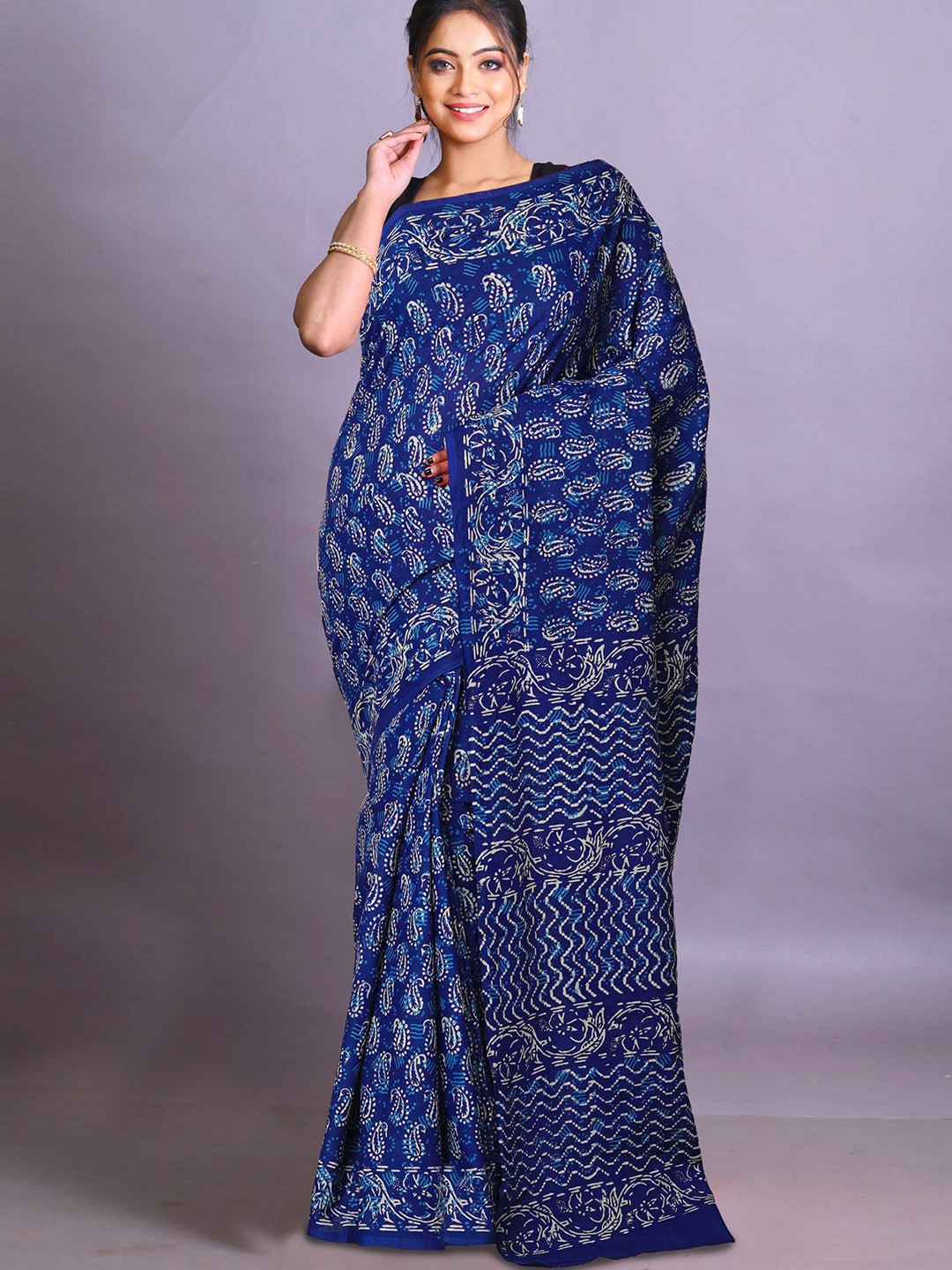 

Unnati Silks Ethnic Motifs Pure Cotton Handloom Block Print Saree, Navy blue