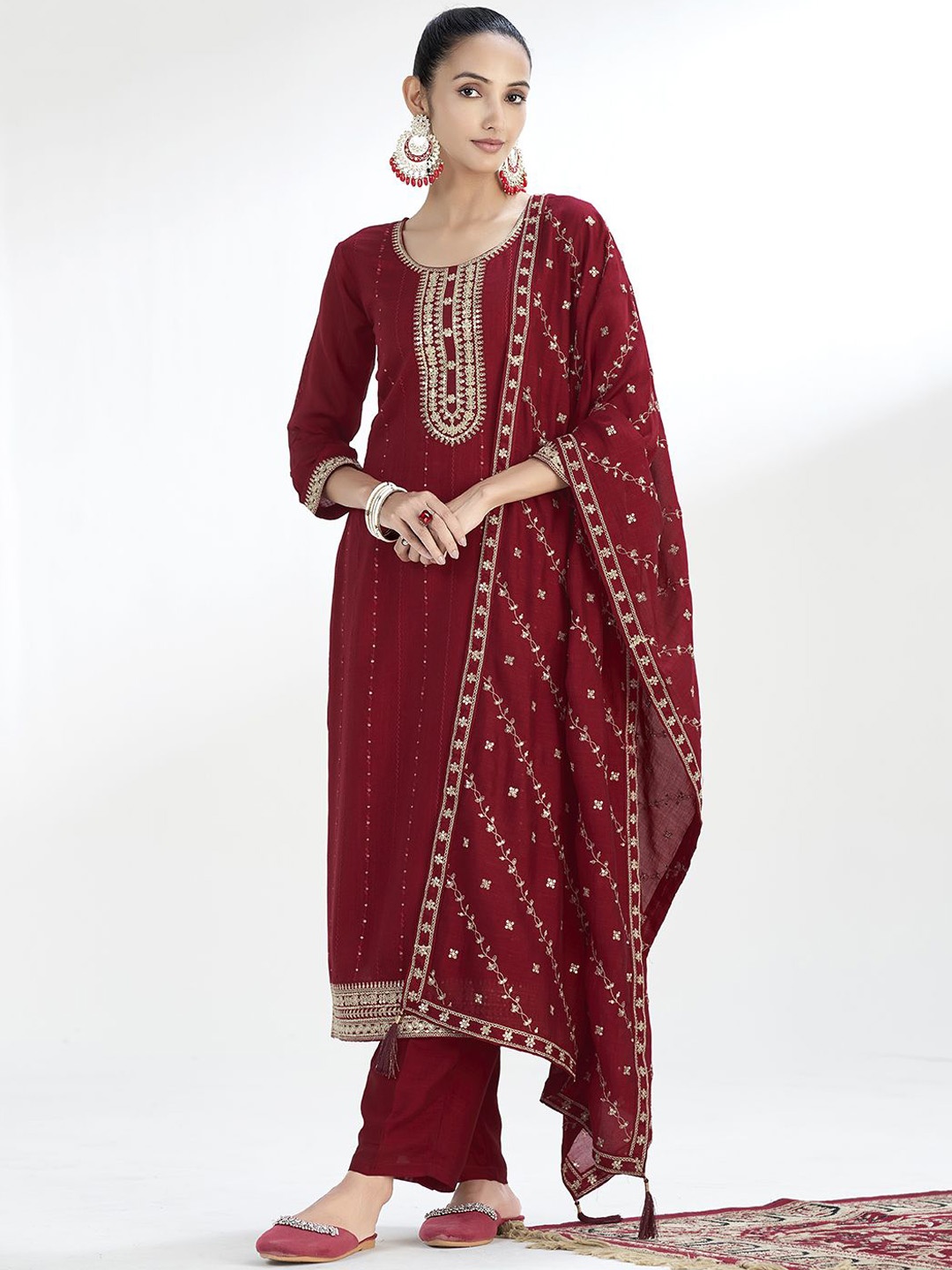 

J Turritopsis Floral Embroidered Sequinned Kurta With Trousers & Dupatta, Maroon