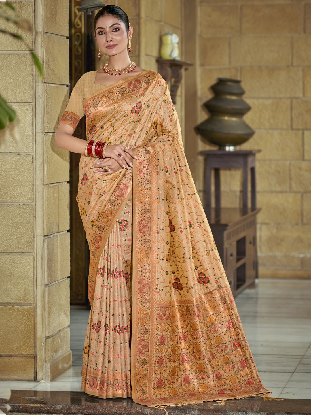 

Ishin Floral Woven Design Saree, Beige