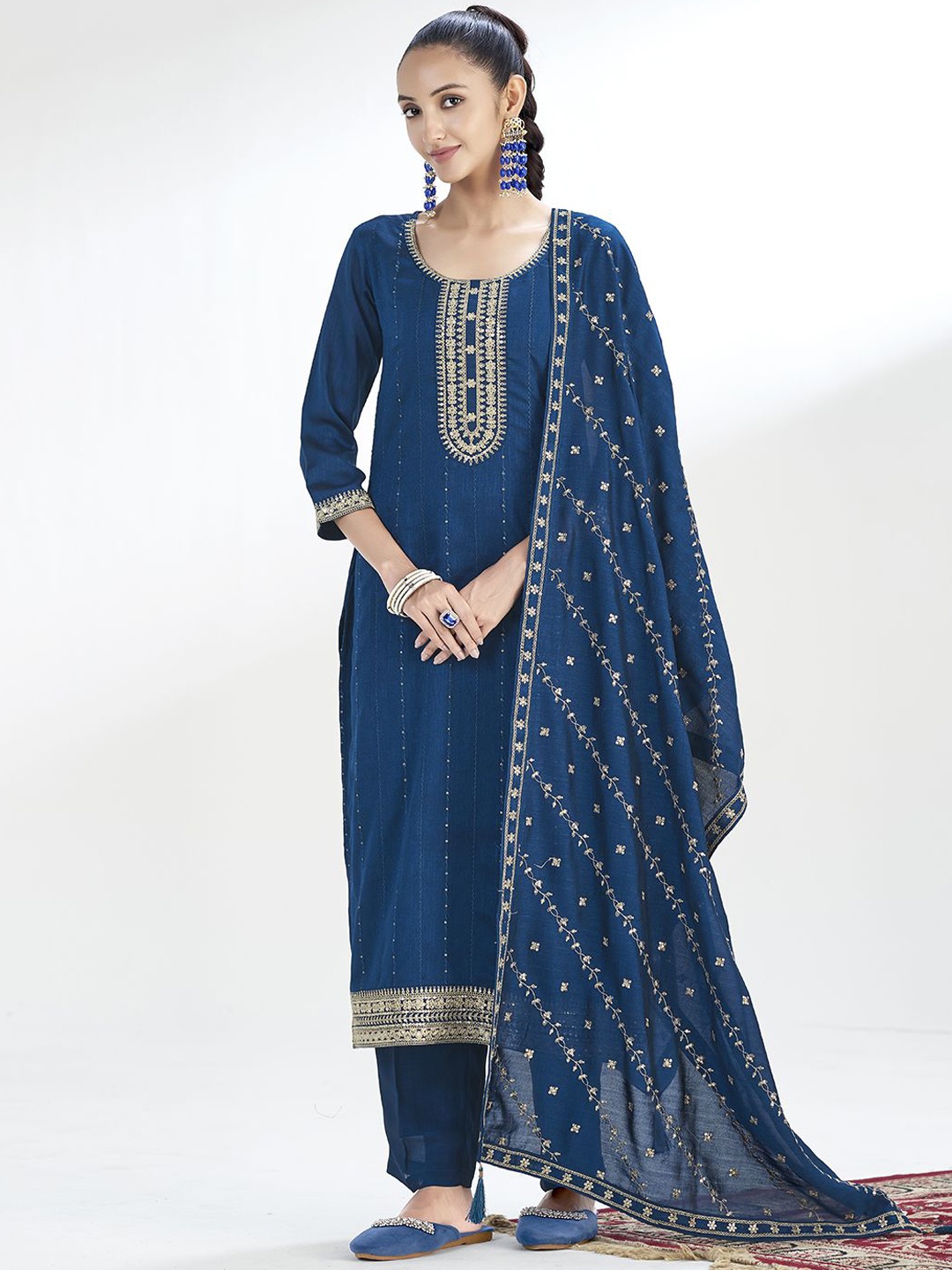 

J Turritopsis Floral Embroidered Sequinned Kurta with Trousers & Dupatta, Teal