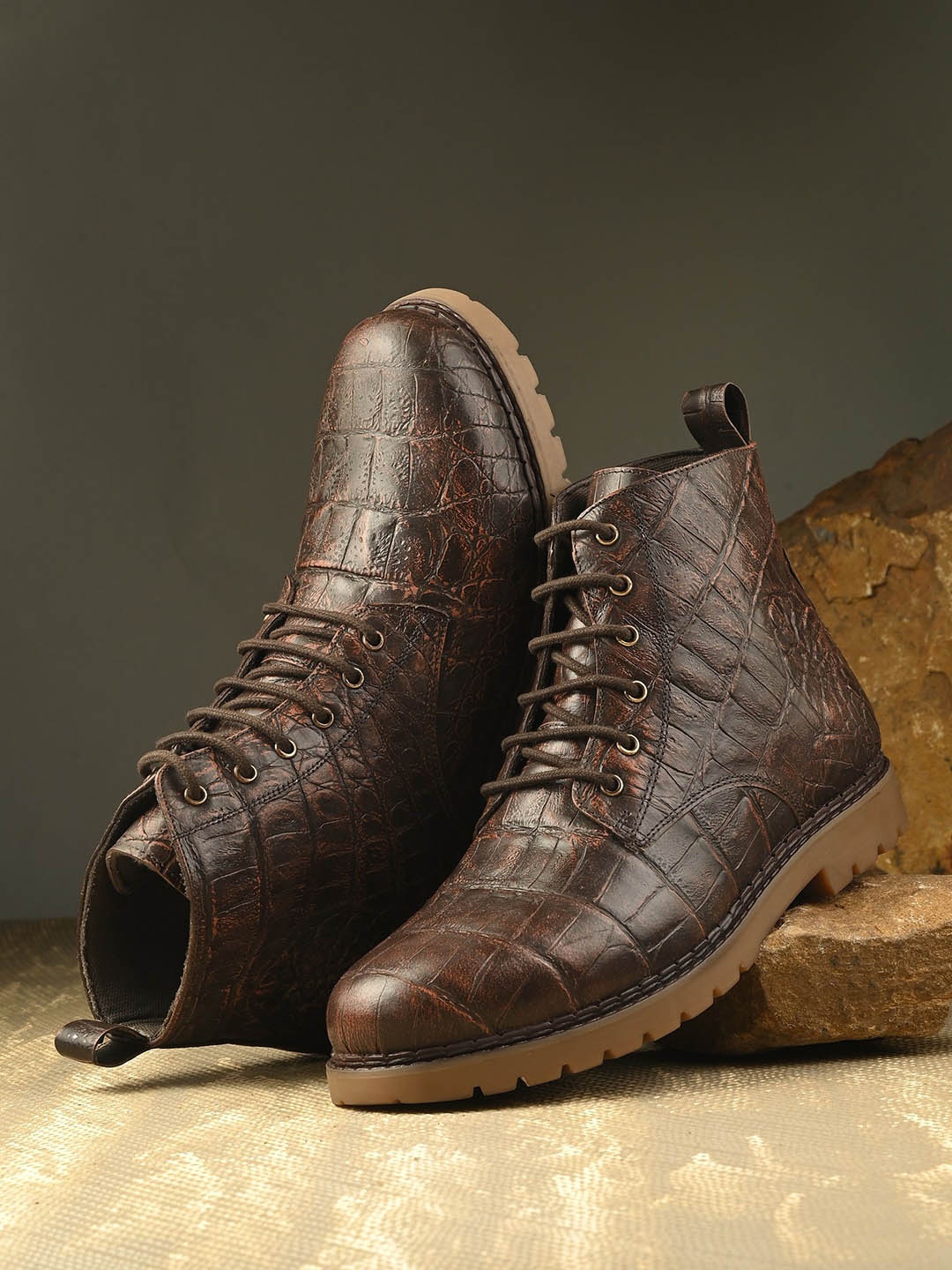 

CARLO ROMANO Men Crocodile Textured Genuine Leather Platform Regular Boots, Tan