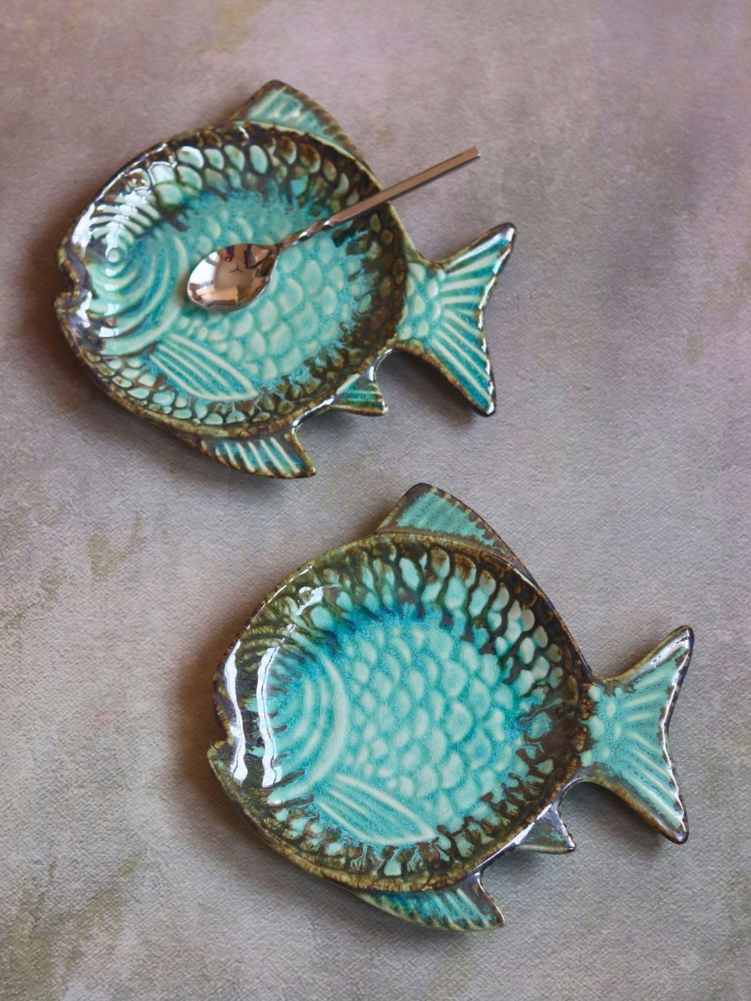 

WEAVING HOMES 2 Pcs Sea Green Fish Design Food Platter