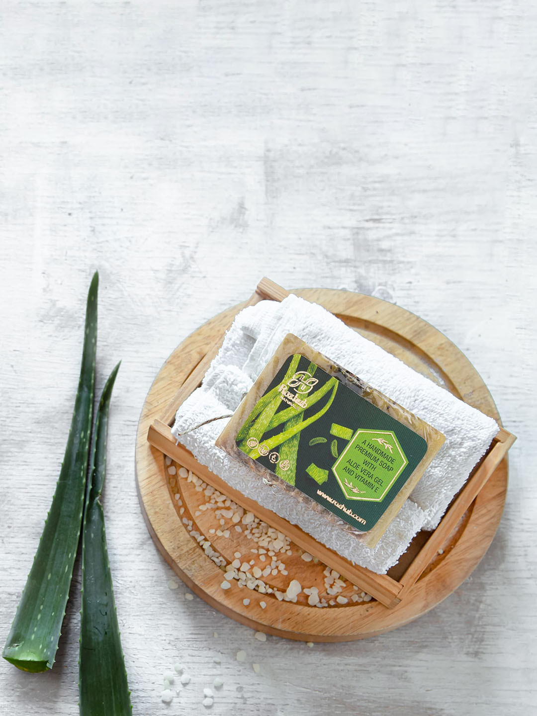 

Rozhub Naturals Aloevera Natural Soap - 100 g, Green