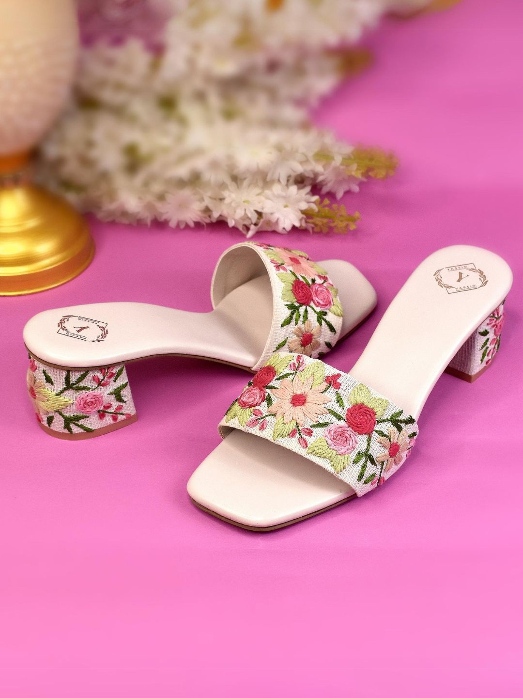 

YASSIO Women Embroidered Ethnic Block Sandals, Off white