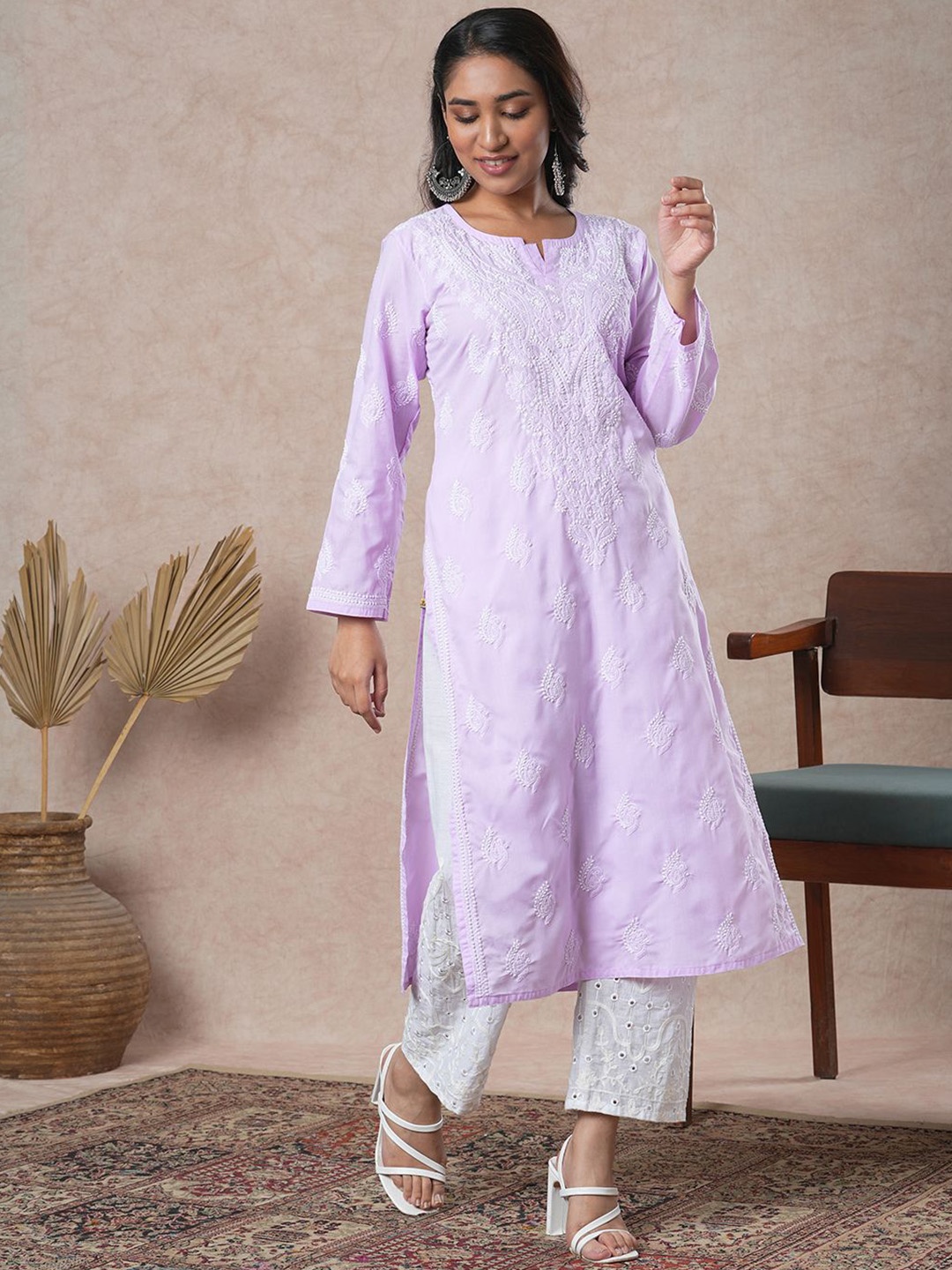 

ADA Ethnic Motifs Embroidered Chikankari Detail Long Sleeves Side Slit Regular Kurta, Mauve