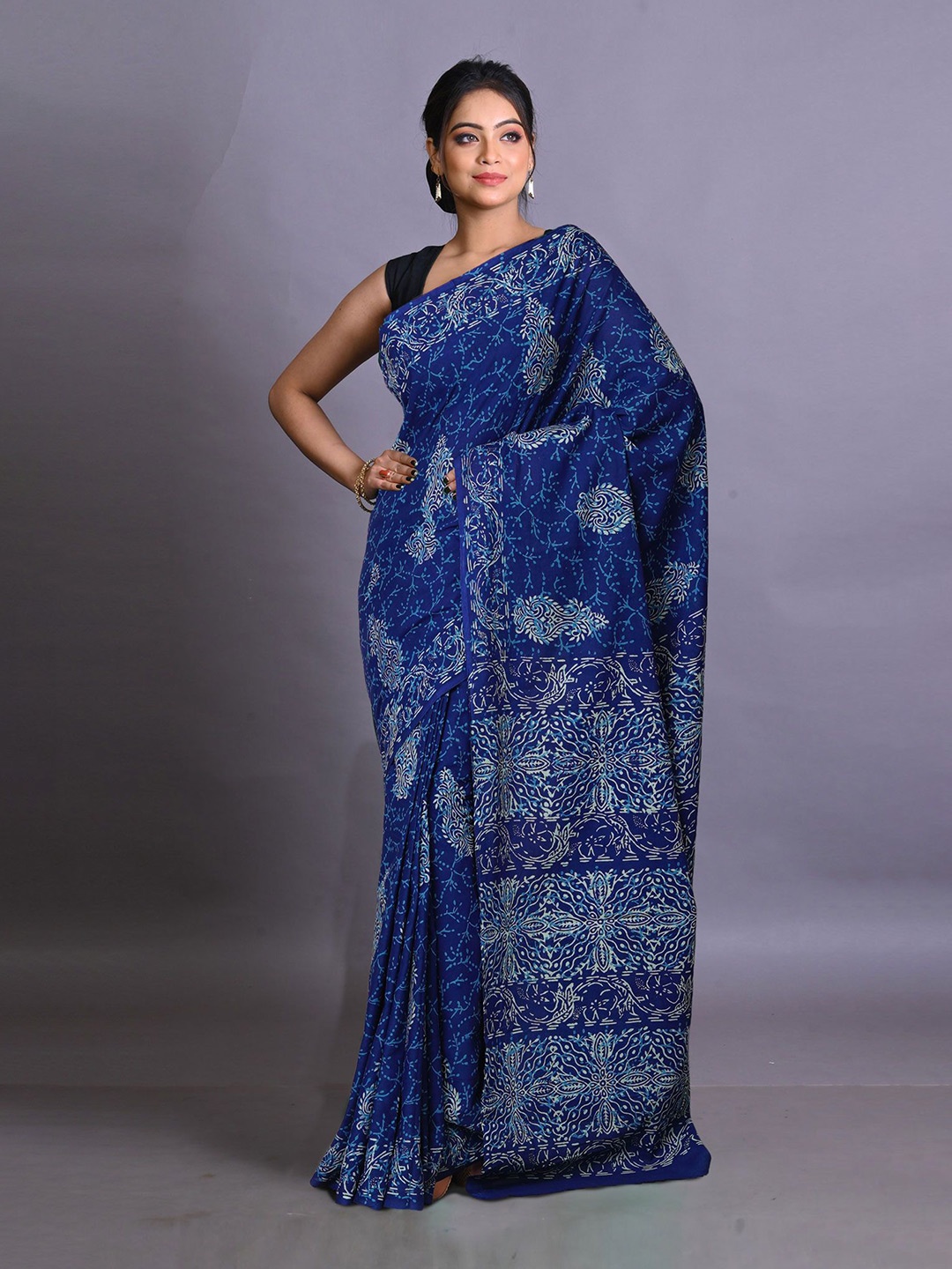 

Unnati Silks Ethnic Motifs Pure Cotton Handloom Block Print Saree, Navy blue